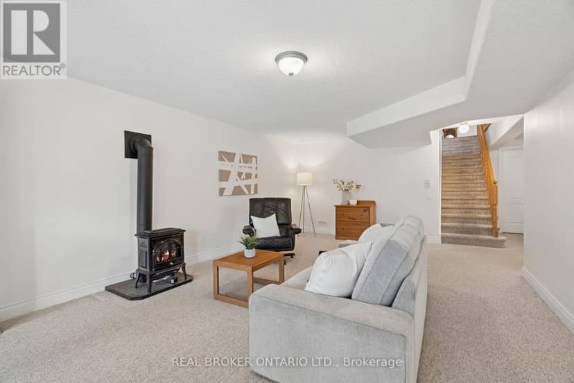 195 Jolliffe Avenue — photo 33 of 40