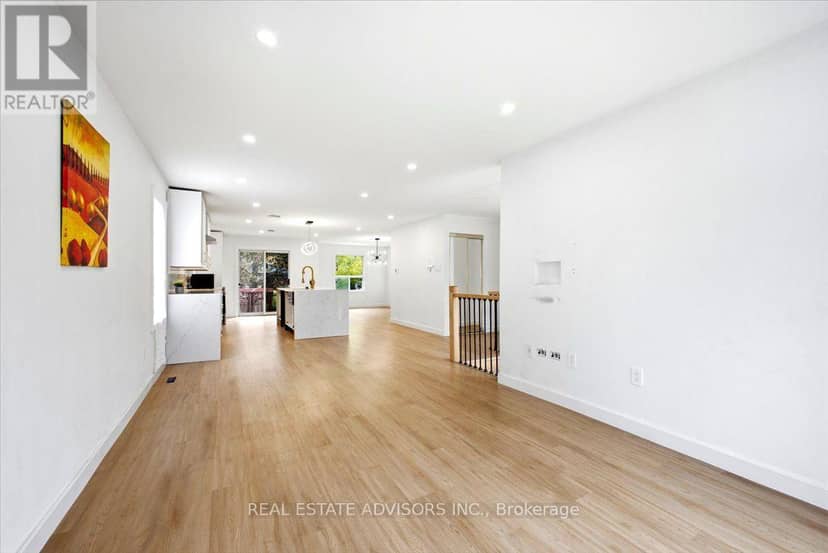 64 Acorn Crescent — photo 13 of 40