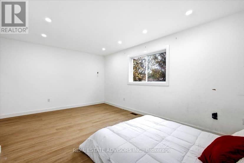 64 Acorn Crescent — photo 21 of 40
