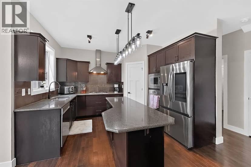 1596 Coalbanks Boulevard W — photo 10 of 40