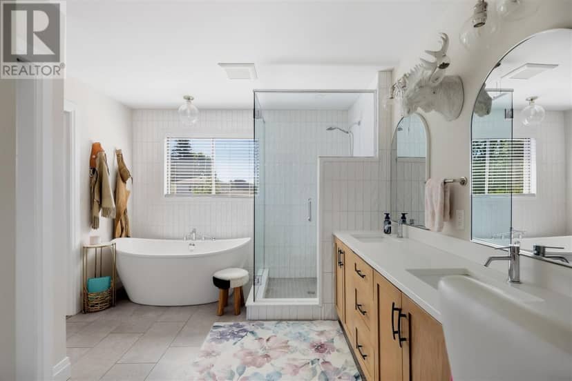 61 Bristol PL — photo 17 of 40