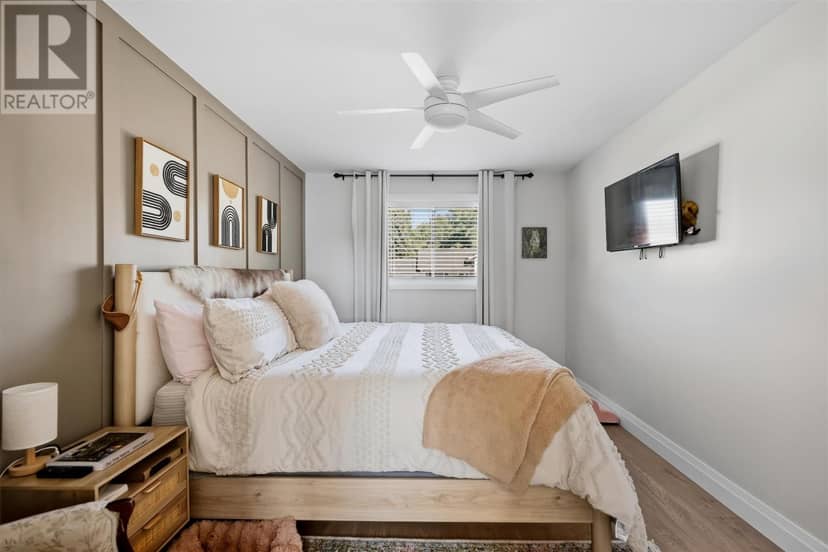 61 Bristol PL — photo 14 of 40