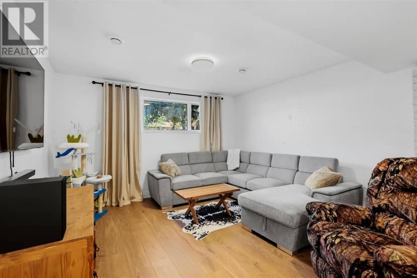 61 Bristol PL — photo 25 of 40