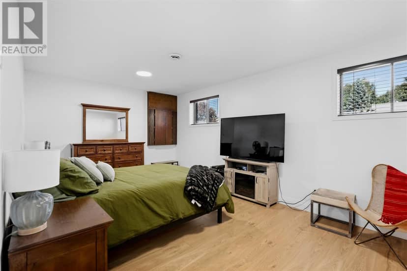 61 Bristol PL — photo 29 of 40
