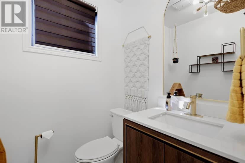 61 Bristol PL — photo 33 of 40