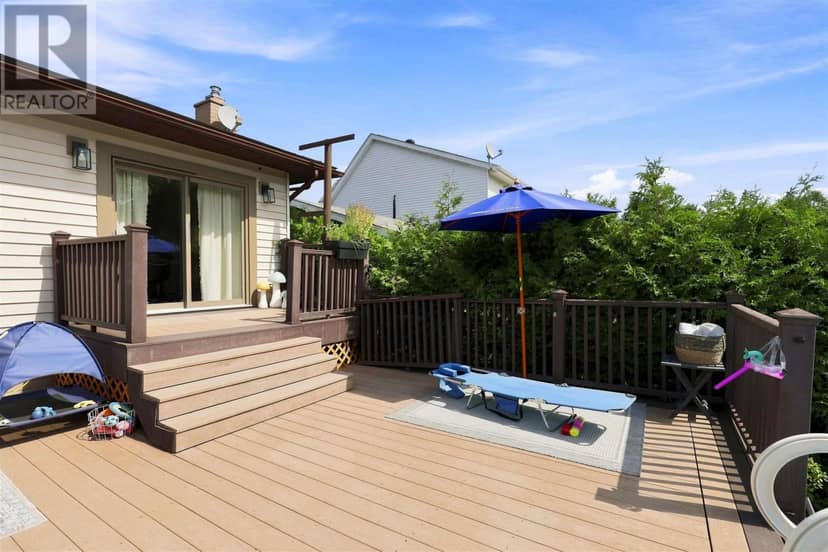 61 Bristol PL — photo 38 of 40