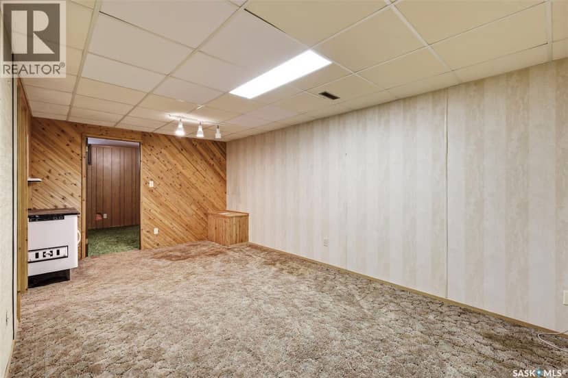 370 Taylor AVENUE — photo 13 of 35