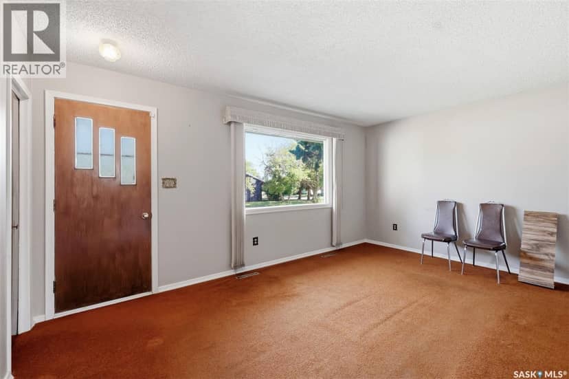 370 Taylor AVENUE, Birch Hills, photo 2