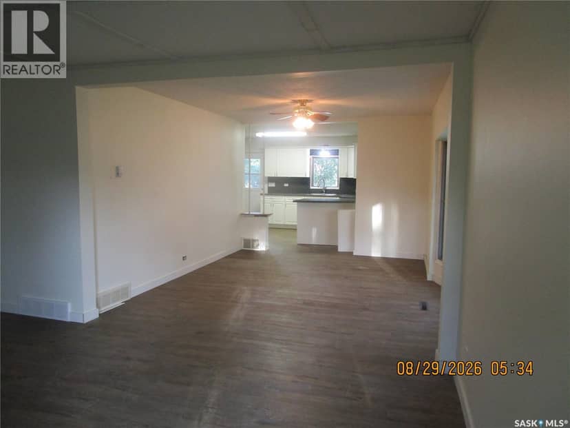 13 3rd Street E, Willow Bunch, photo 6