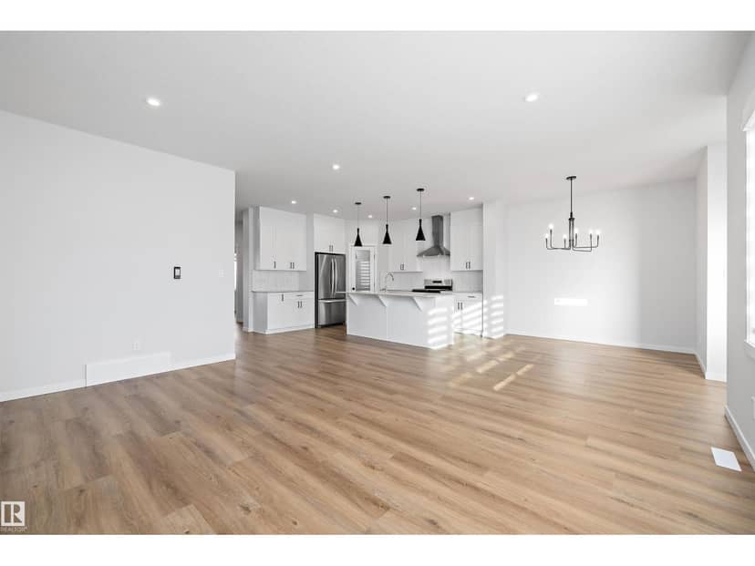 6333 Greenaway Av NW — photo 12 of 40