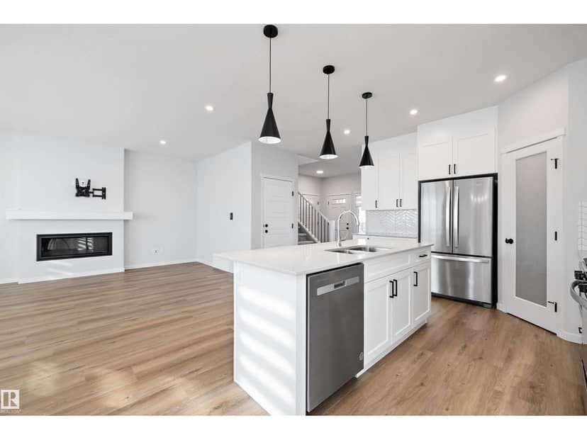 6333 Greenaway Av NW — photo 16 of 40