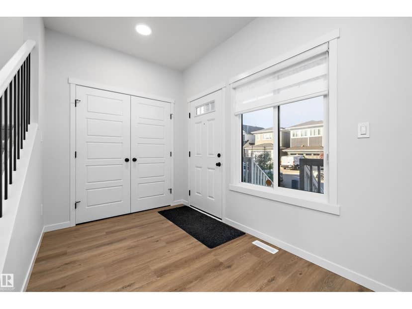 6333 Greenaway Av NW, Edmonton, photo 2