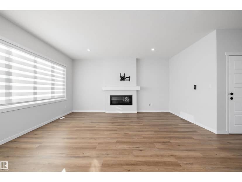 6333 Greenaway Av NW — photo 9 of 40