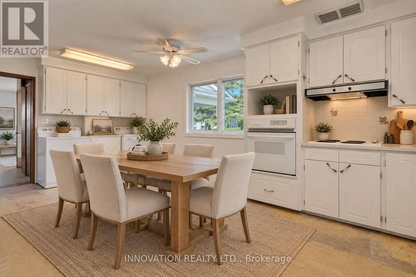 456 Gladstone Street — photo 14 of 40