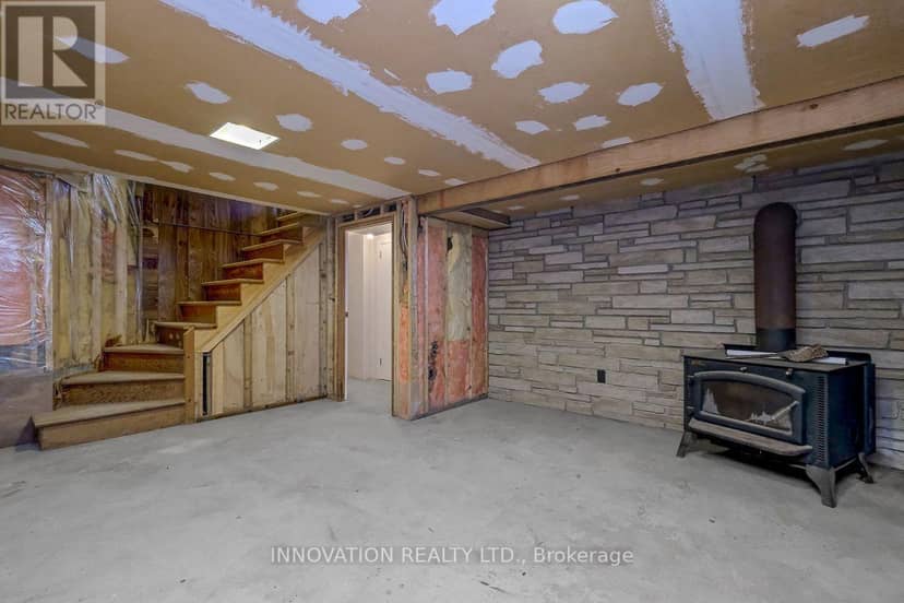 456 Gladstone Street — photo 34 of 40