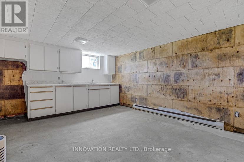 456 Gladstone Street — photo 36 of 40
