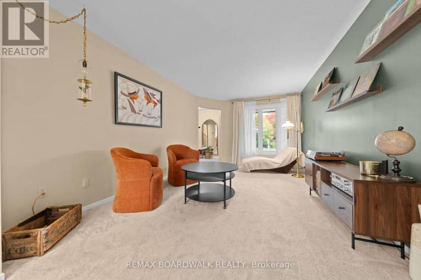 3 Moresby Drive, Ottawa, photo 8