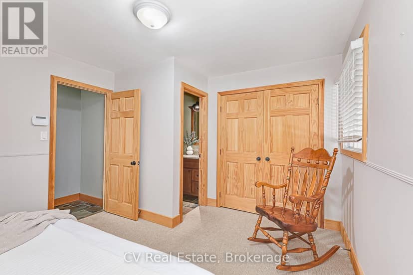 156 Chamonix Crescent — photo 11 of 40
