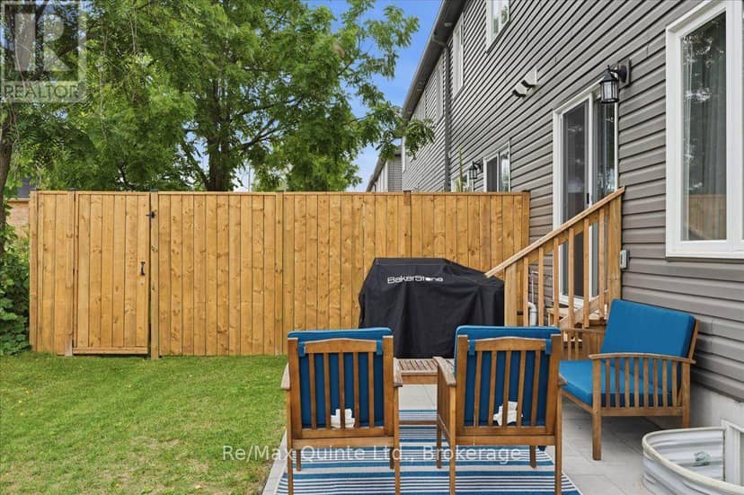 36 Campbell Crescent — photo 28 of 32
