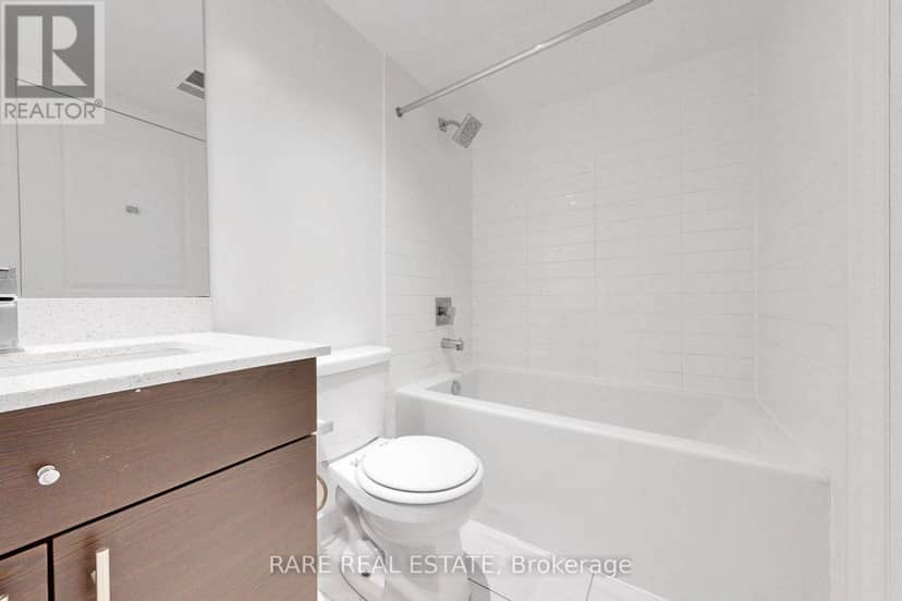 512 - 400 Adelaide Street E — photo 9 of 30