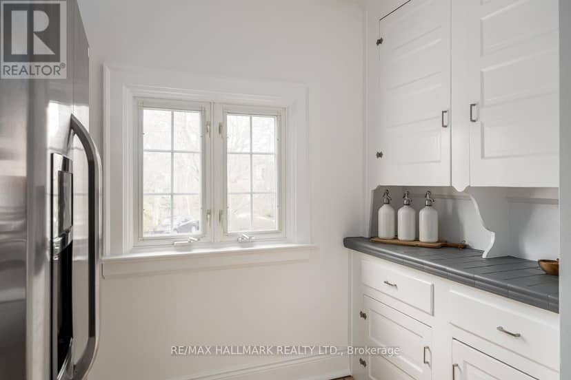 167 Welland Avenue — photo 10 of 31