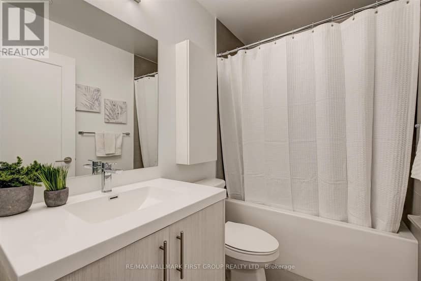 1017 - 286 Main Street — photo 19 of 33