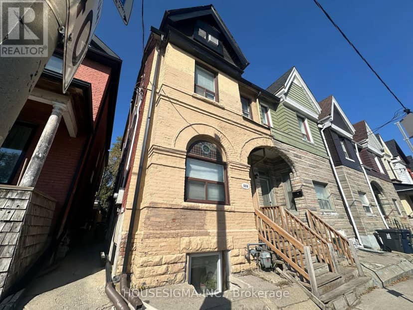 888 Dundas Street E, Toronto