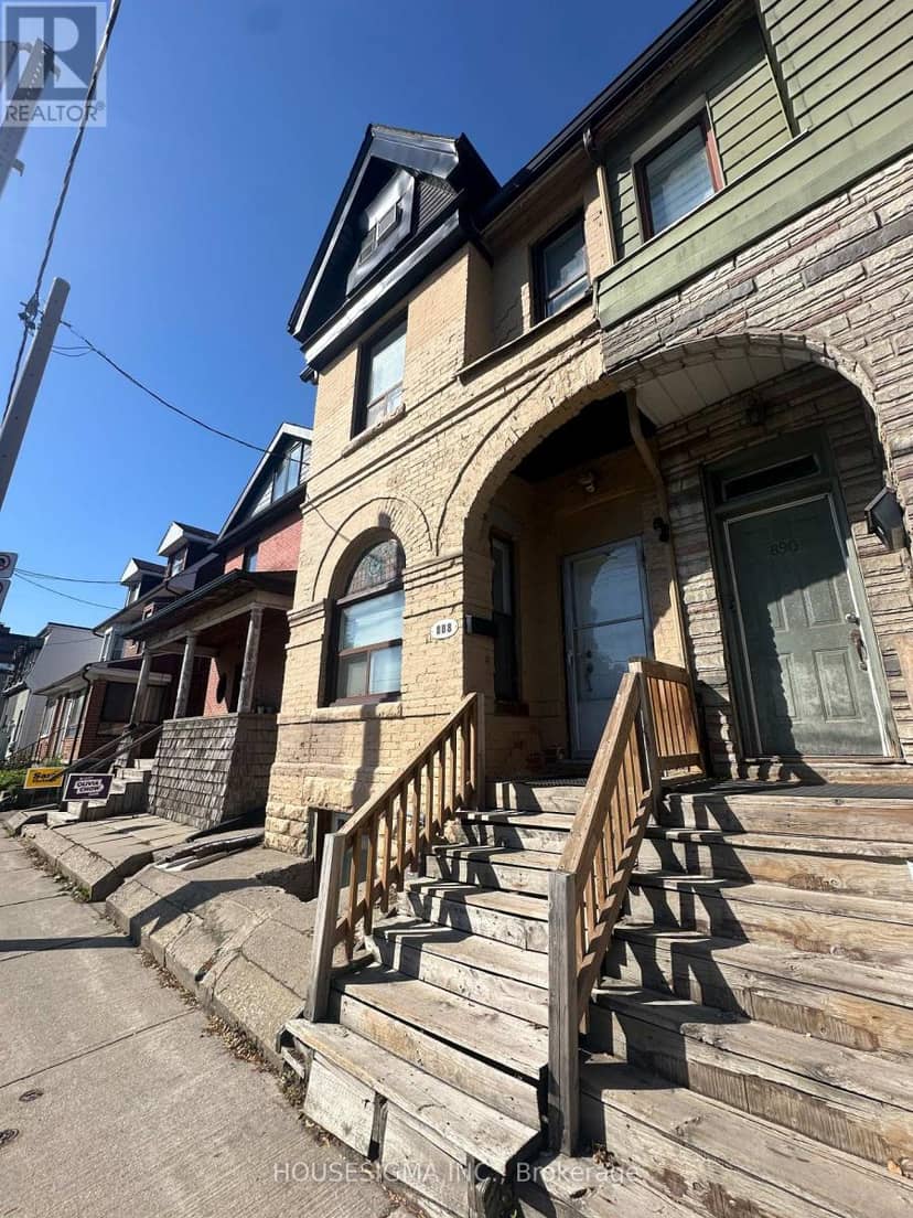 888 Dundas Street E, Toronto, photo 2
