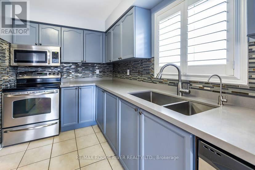 22 Steinway Drive — photo 10 of 38