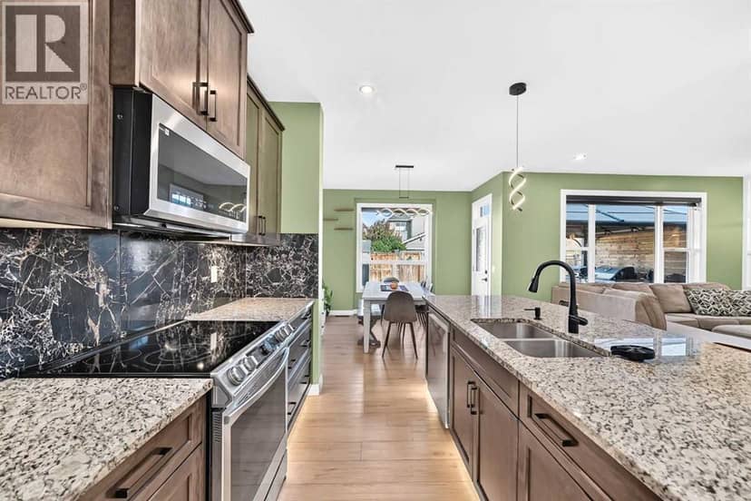 128 Ravenskirk Close SE — photo 11 of 40