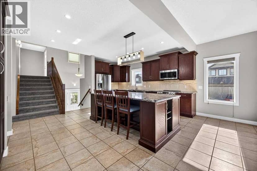 717 Ranch Crescent — photo 10 of 40