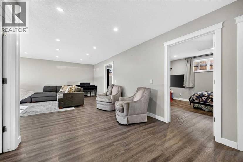 717 Ranch Crescent — photo 32 of 40