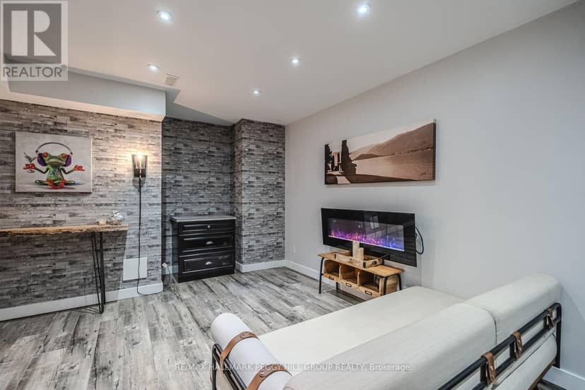 11 Oakmont Avenue — photo 14 of 25