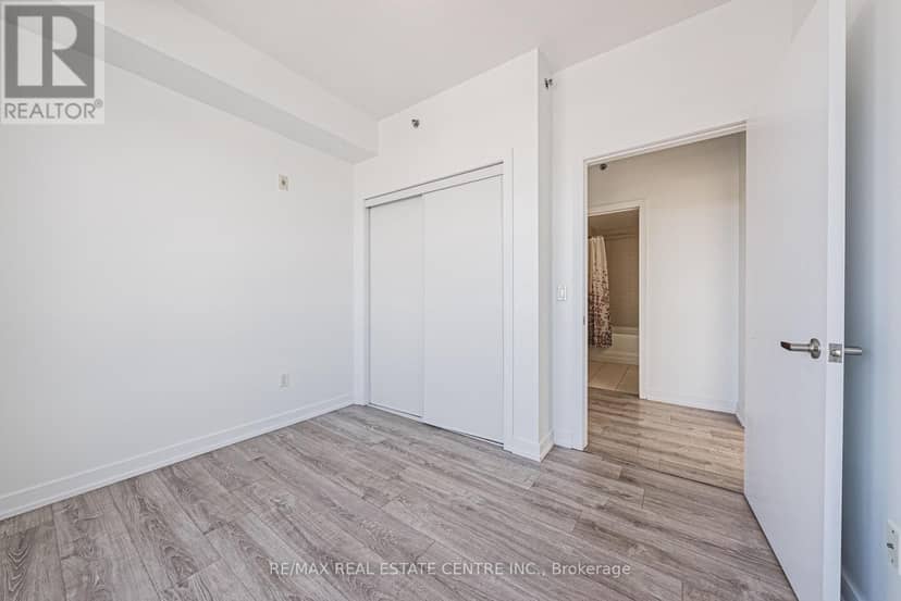 706 - 2486 Old Bronte Road — photo 14 of 24