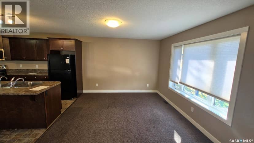 139 St John STREET N, Regina, photo 2