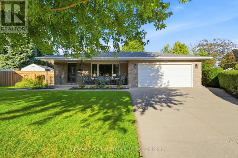 16 Redwood Court — photo 2 of 40