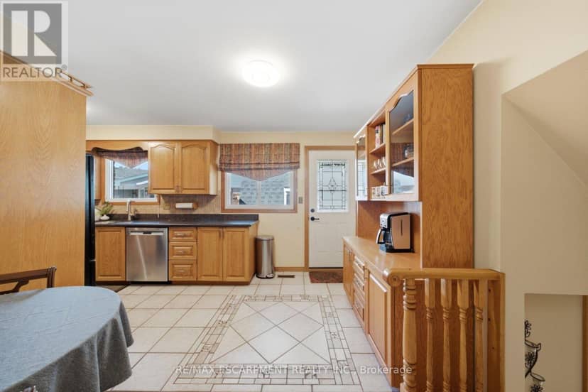 16 Redwood Court — photo 9 of 40