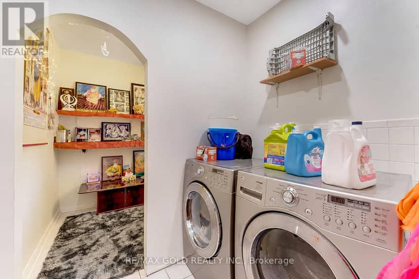 2047 Hamilton Road, London South, photo 6