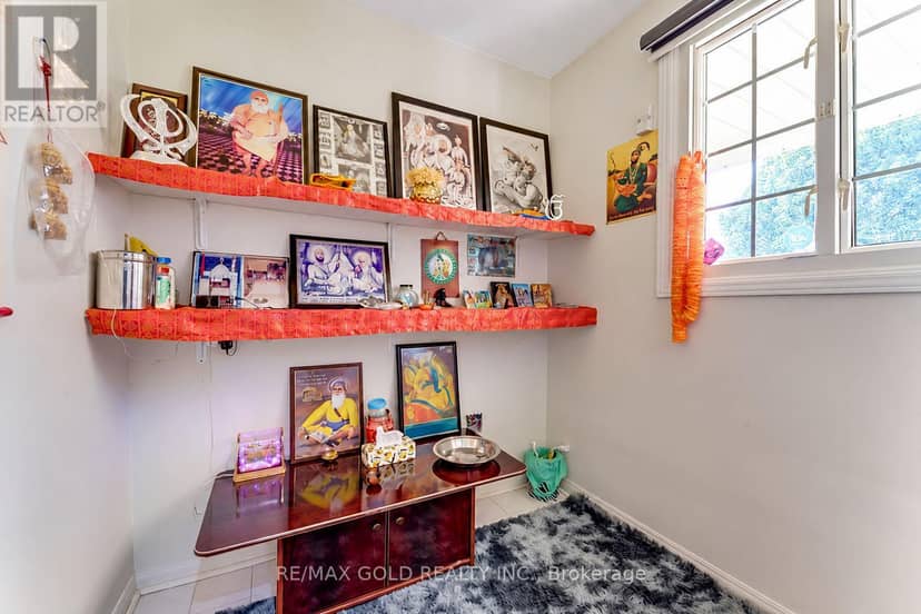 2047 Hamilton Road, London South, photo 7