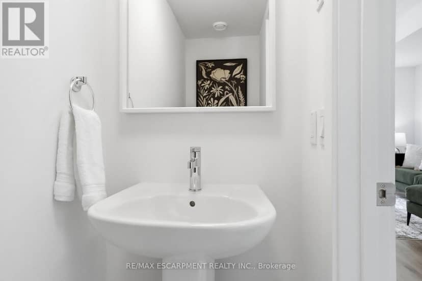 245 Burke Street — photo 14 of 32