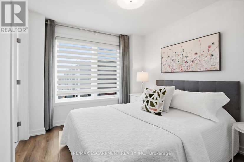 245 Burke Street — photo 16 of 32