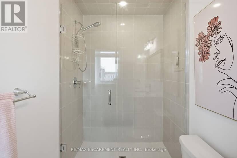 245 Burke Street — photo 19 of 32