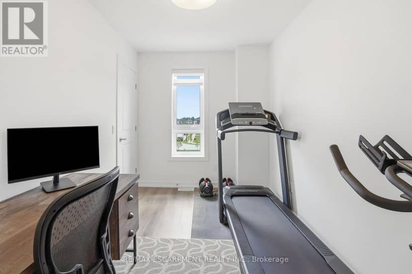 245 Burke Street — photo 23 of 32