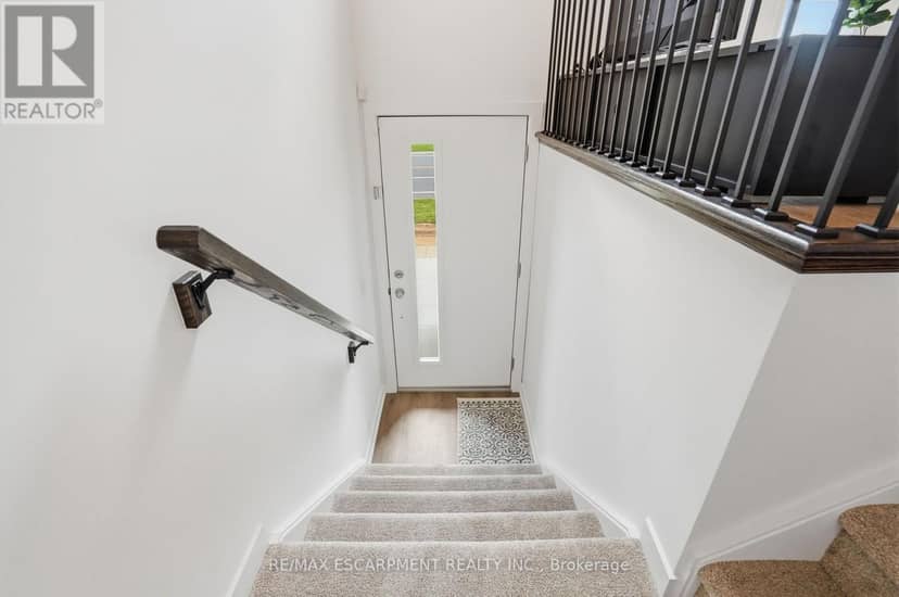 245 Burke Street, Hamilton, photo 3