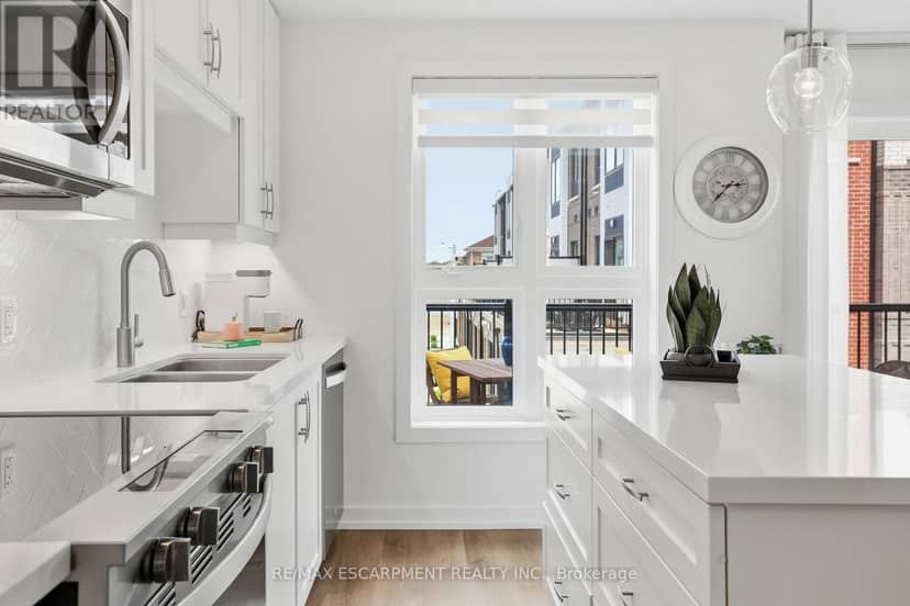 245 Burke Street — photo 9 of 32