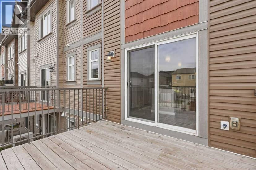 98 Copperstone Common SE — photo 32 of 40