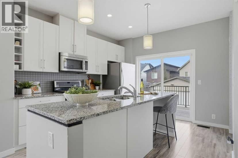 98 Copperstone Common SE — photo 9 of 40