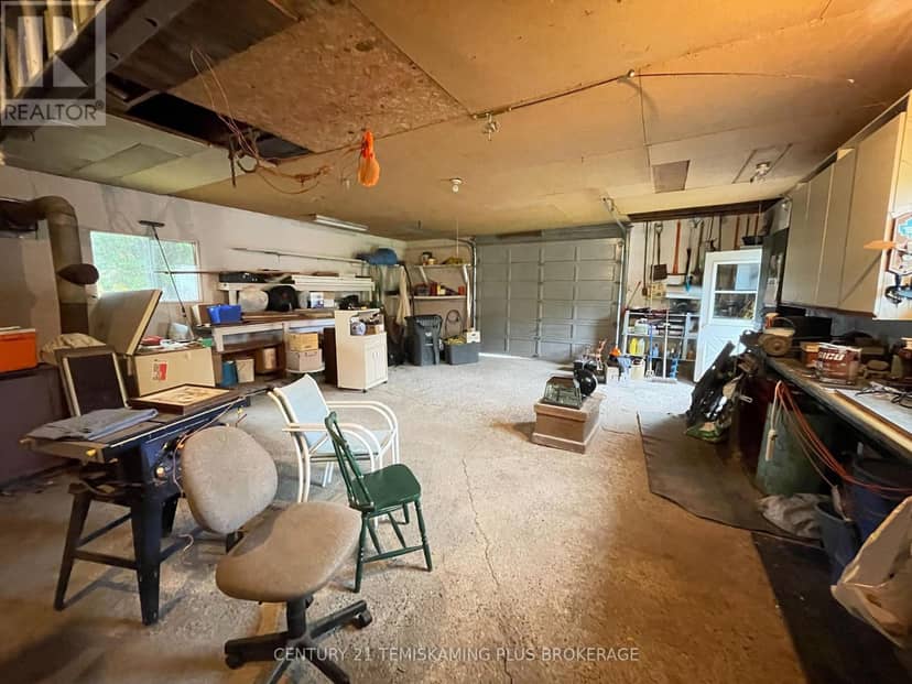 401 Lakeview Avenue S — photo 10 of 35