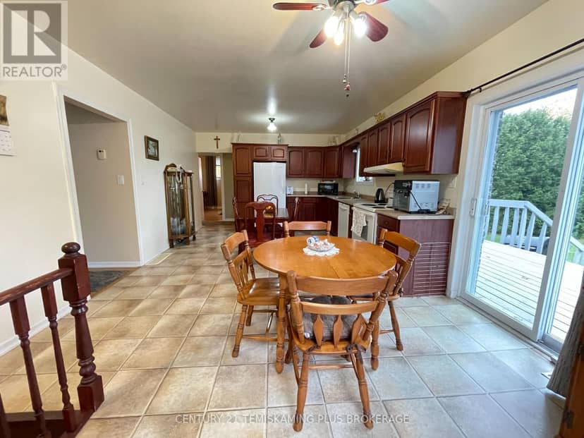 401 Lakeview Avenue S — photo 13 of 35