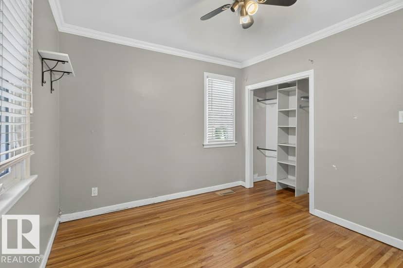 9742 88 AV NW — photo 21 of 40